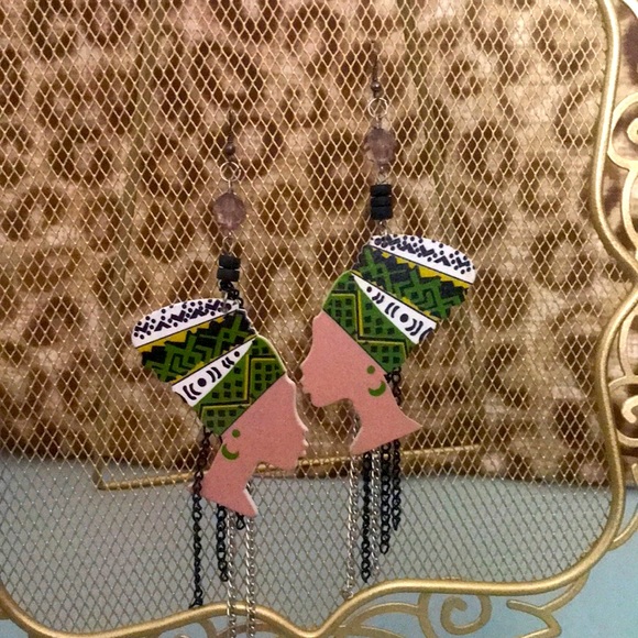 love, Savvy African Queen Inspired Earrings - Picture 1 of 3